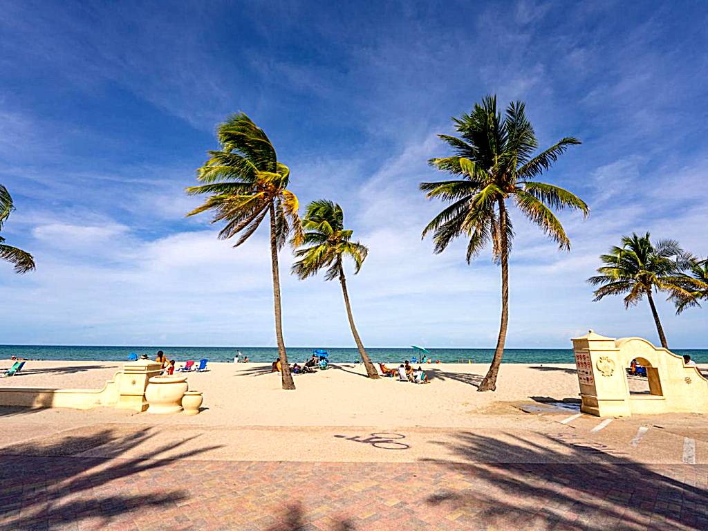 The Surf Hollywood Beach