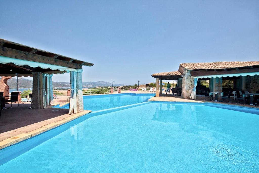 ISA-Residence with swimming-pool in Porto Rotondo at only 500 m from the beach