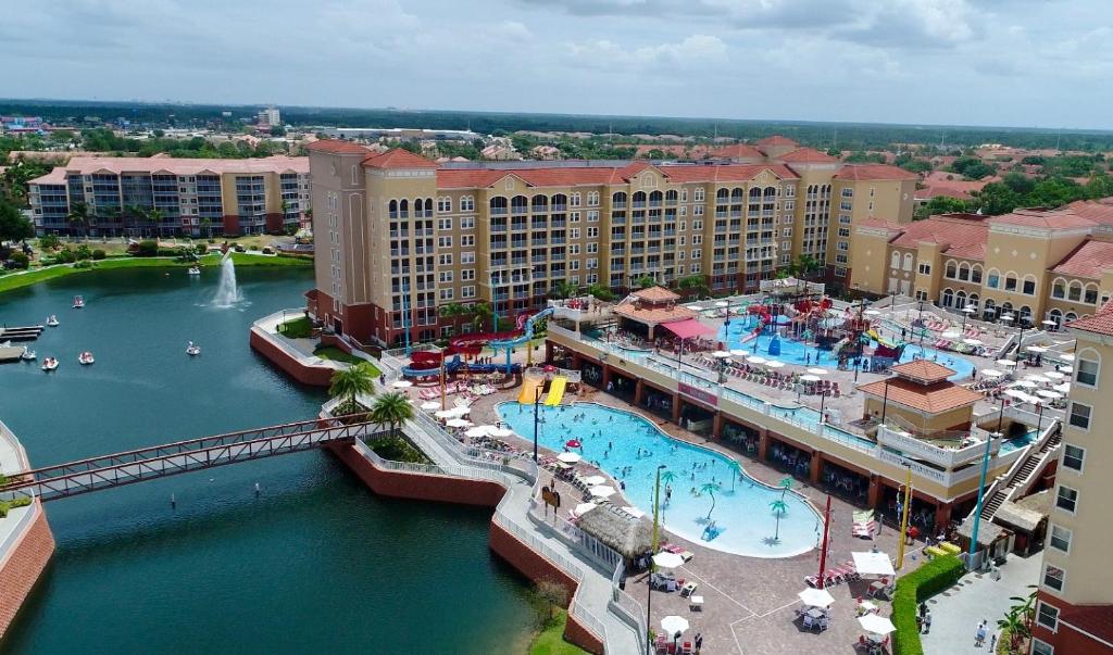 Beautiful Condo Near Disney World