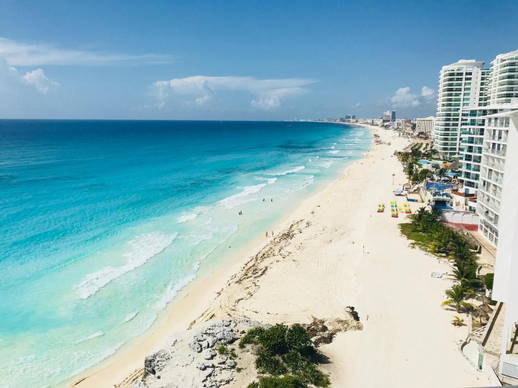 2 Story Oceanfront Penthouses on Cancun Beach!